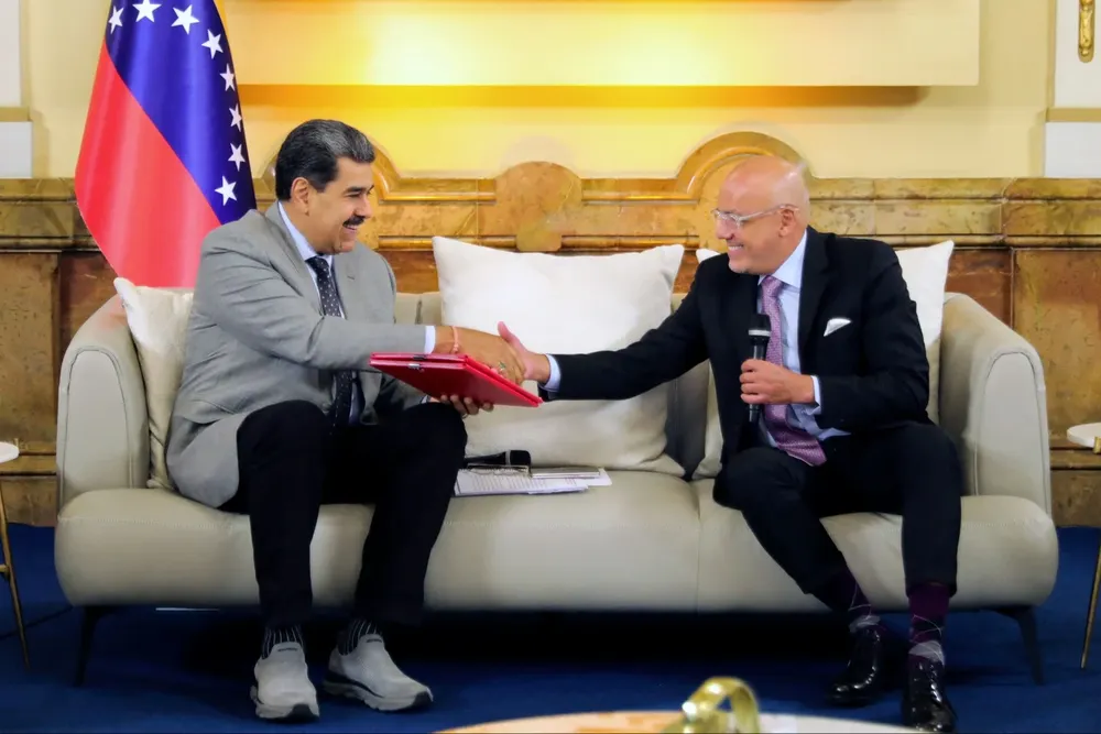 El presidente venezolano Nicolás Maduro junto al diputado oficialista Jorge Rodríguez, que encabeza las tratativas con la oposición.