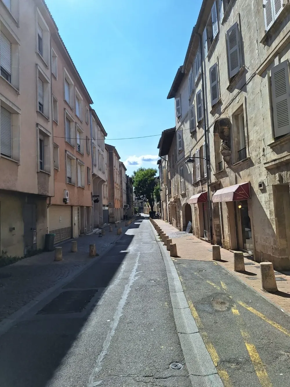 Postales de Avignon, la casa de Los Teros en Francia
