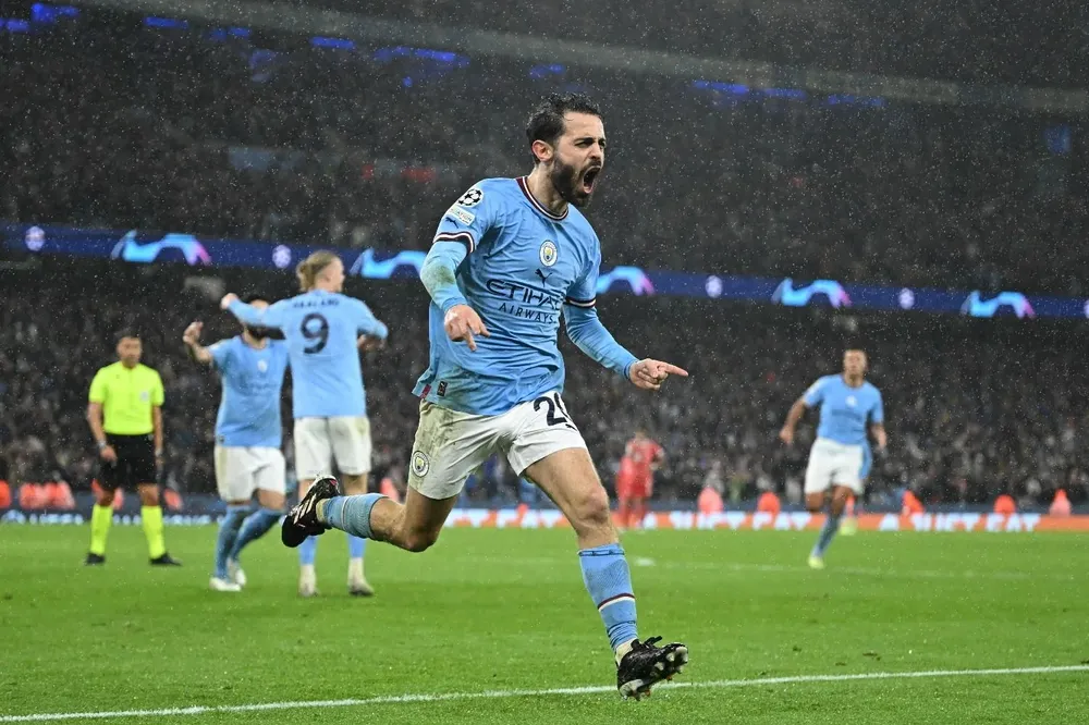 Bernardo Silva anotó un gol de cabeza