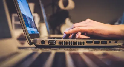 Santander alcanza un acuerdo con Coursera que dará acceso gratuito a 10.000 personas a sus cursos de formación durante un año