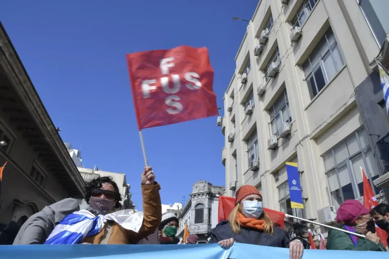 Trabajadores de la salud privada realizarán paro general parcial este miércoles y se movilizarán hacia el MSP
