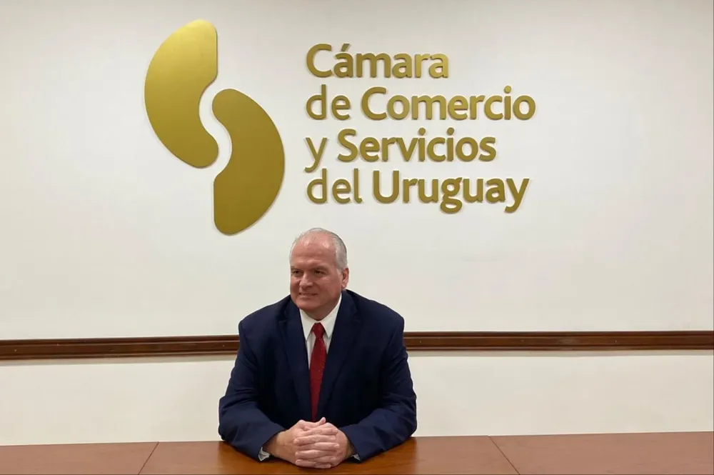 como nuevo presidente para el período 2021-2022 de la Càmara de Comercio y Servicios del Uruguay (CNCS)