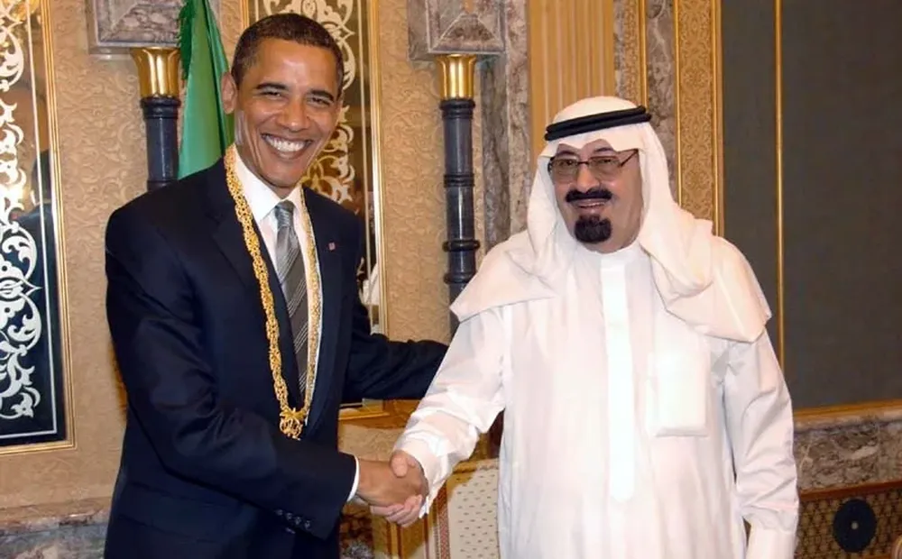 El presidente Barack Obama y el rey de Arabia Saudí, Abdalá bin Abdelaziz, en 2009