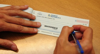 Del papel a la transferencia: así va desapareciendo el cheque como medio de pago