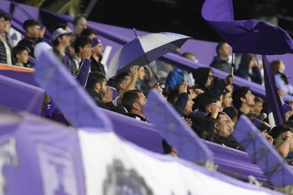 Hinchas de Defensor