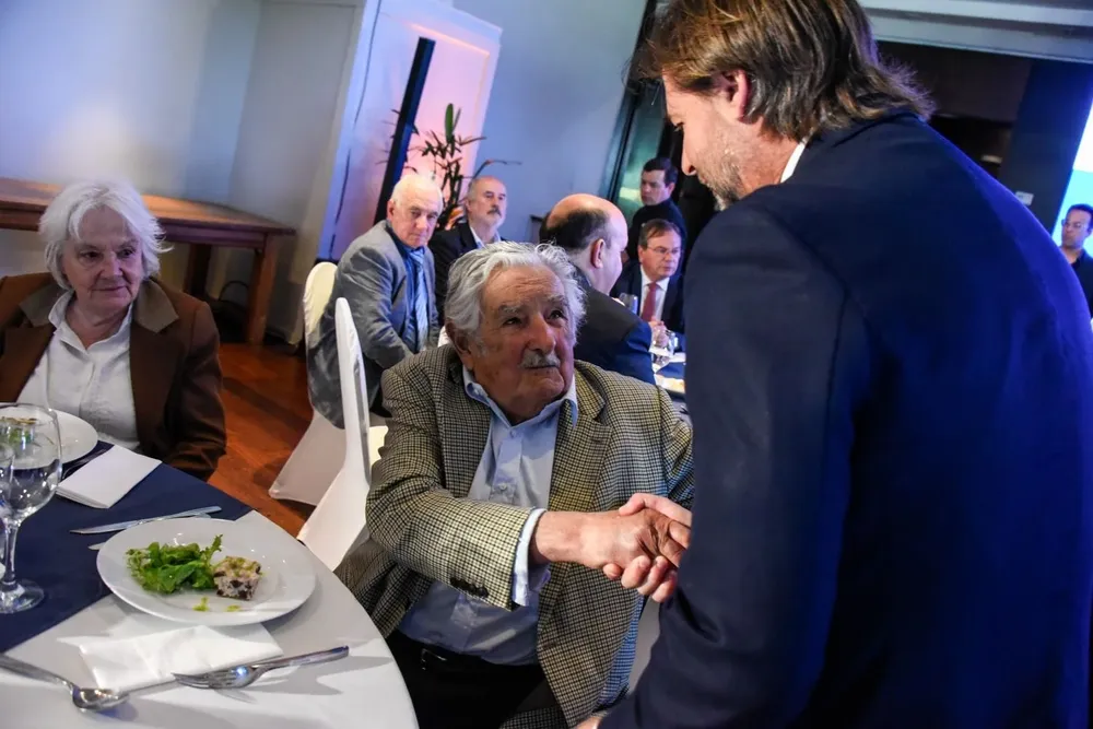 Lucía Topolansky, José Mujica y Luis Lacalle Pou en octubre de 2023 en el Día de la Contrucción