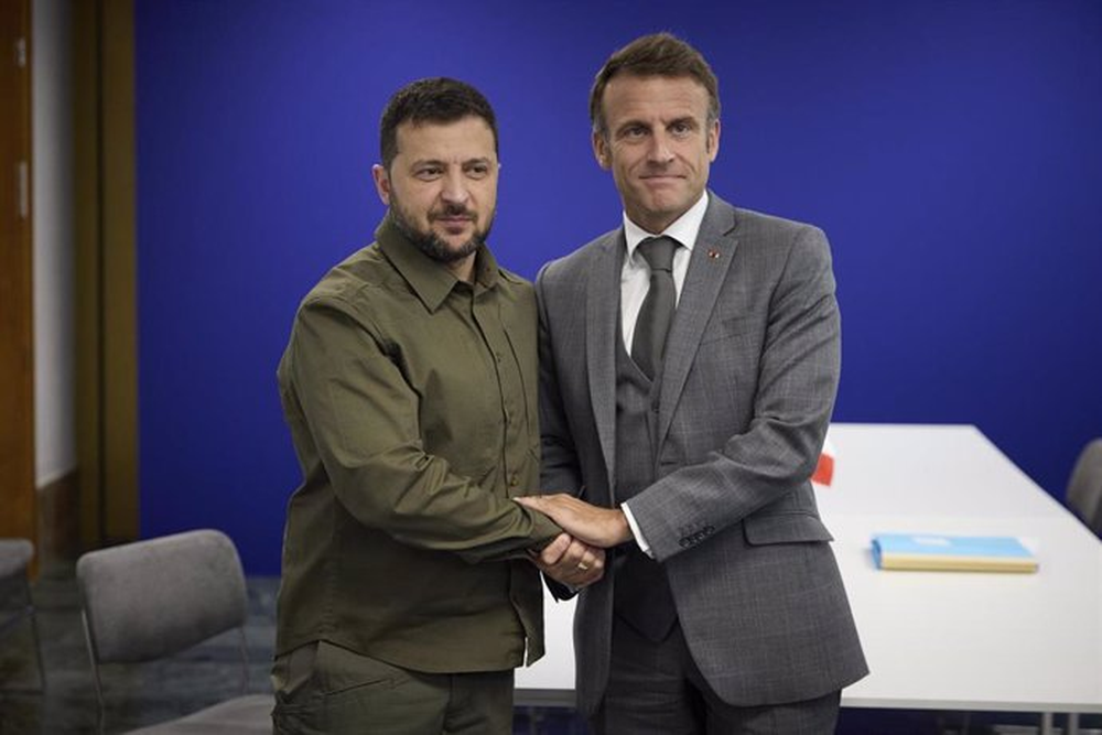 El presidente de Ucrania, Volodimir Zelenski y el presidente de Francia, Emmanuel Macron.
