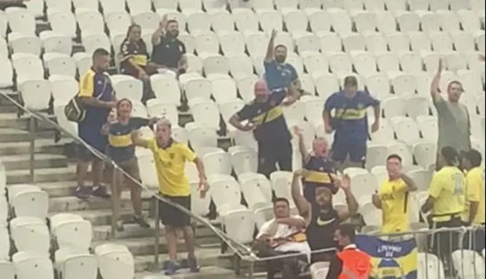 El hincha de Boca detenido en el centro de la imagen