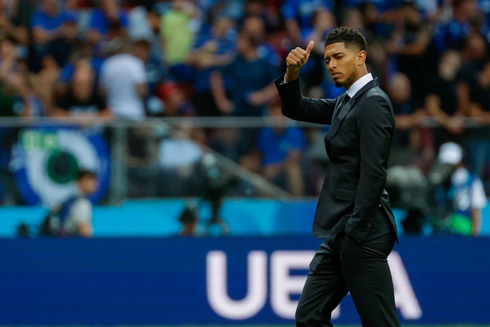 Jude Bellingham reconoce el estadio. Jude Bellingham reconoce el estadio.