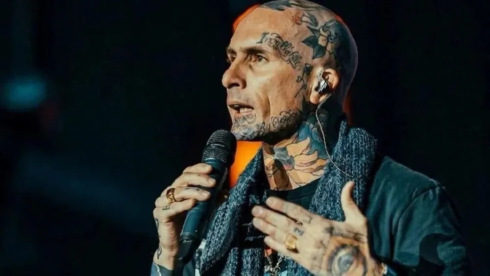 El cantante de Ke Personajes