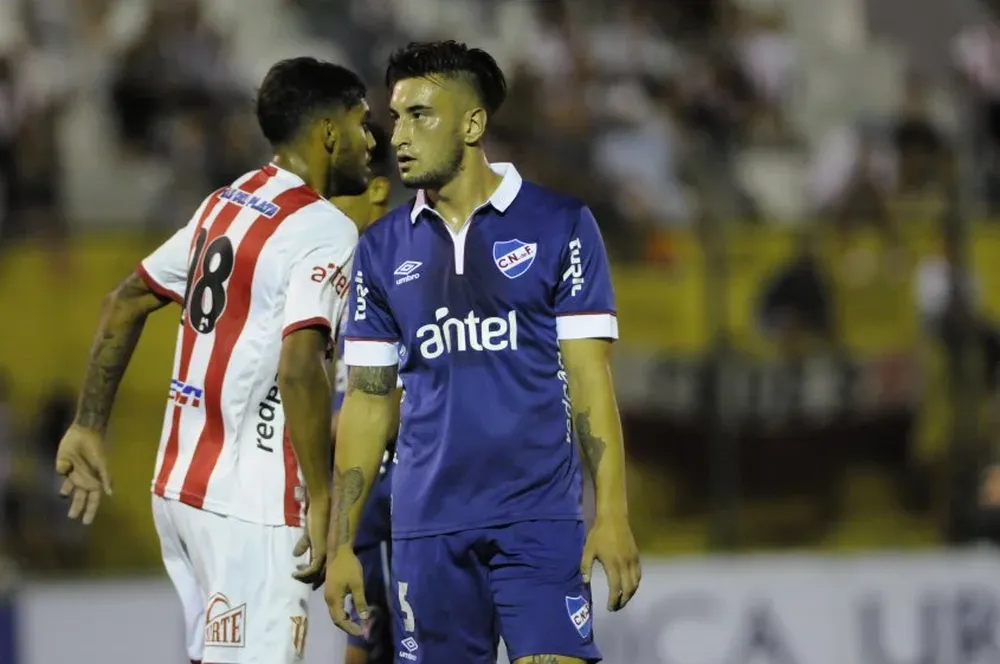 Erick Cabaco salió lesionado