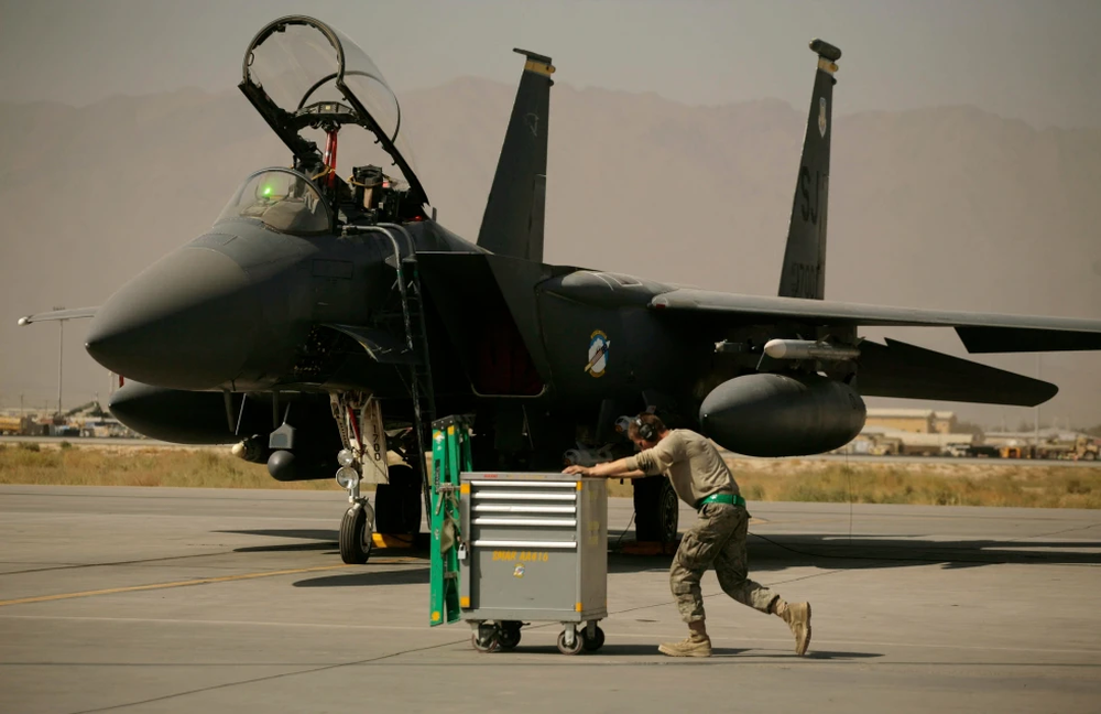 Avión de combate F15-E