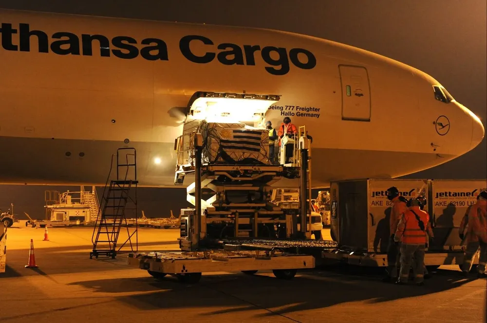 Nuevas dosis de Pfizer arriban al Aeropuerto de Carrasco este miércoles