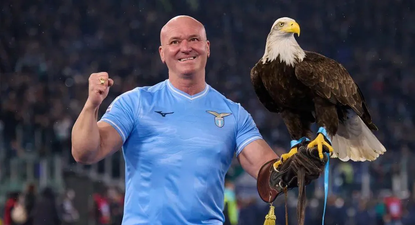 La Lazio despide a Juan Bernabé: el cetrero español, por difundir imagenes de una prótesis de pene a la que se sometió.&nbsp;