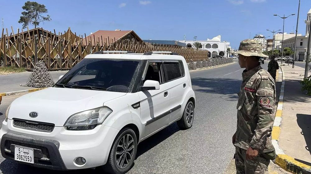 Puesto de control de las fuerzas de seguridad libias en Trípoli, este martes.&nbsp;/ EFE