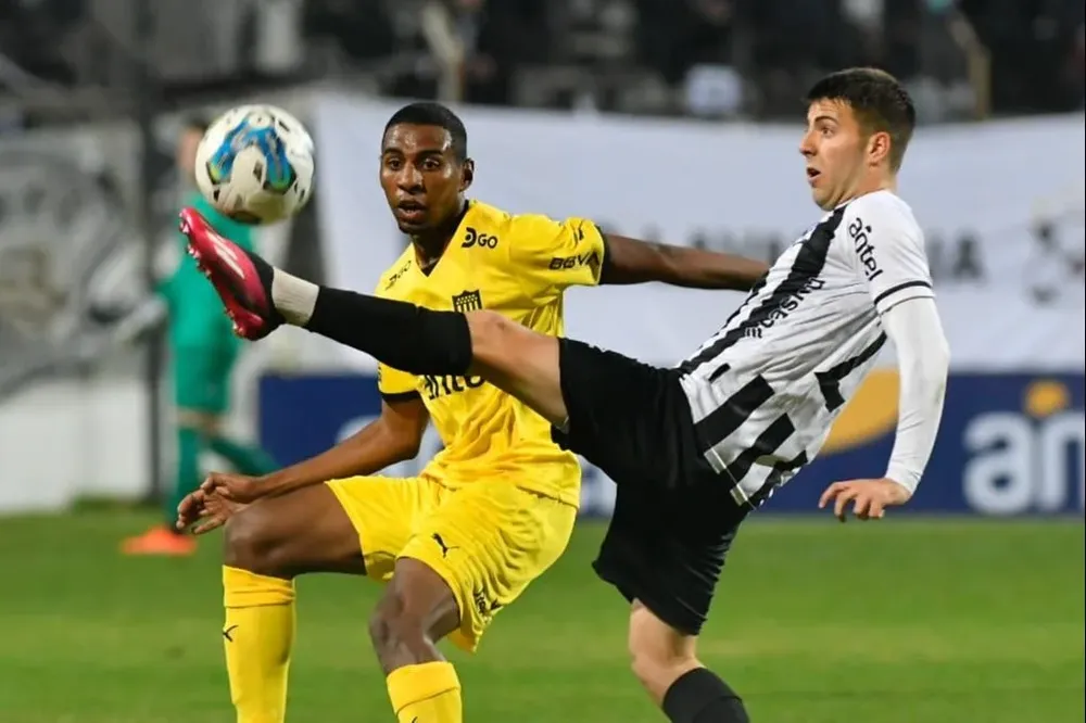 Joaquín Ferreira, el lateral derecho de Peñarol que debutó ante Wanderers