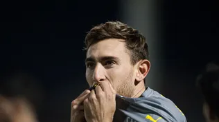 Rak y el primer beso al escudo de Peñarol