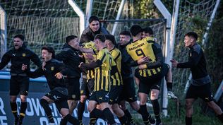 El festejo de Peñarol en el clásico de Tercera