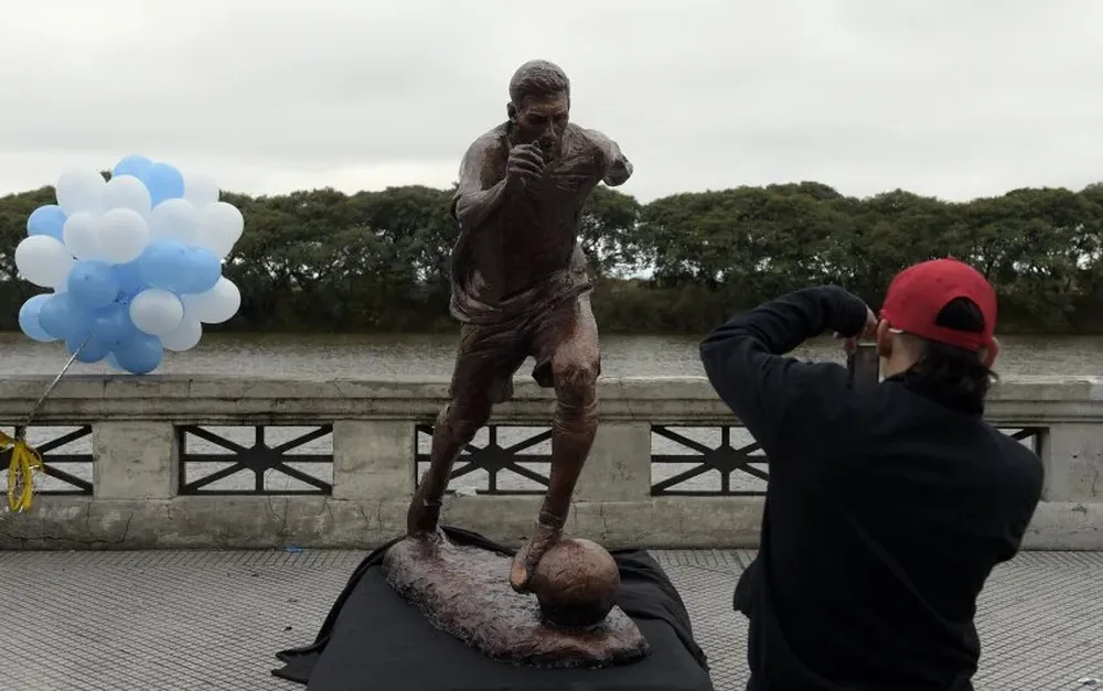 La estatua de Messi fue inaugurada en el Paseo de la Gloria