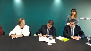 Rosita Ángelo, directora de Educación; María Julia Muñoz, ministra de Educación