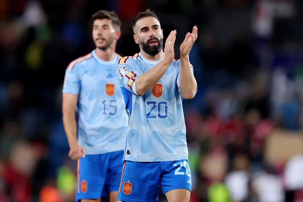 Carvajal le responde a Aitana.