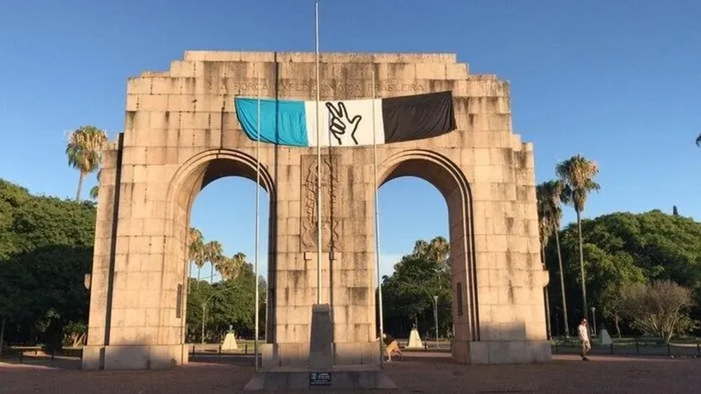 Porto Alegre recibe a Luis Suárez