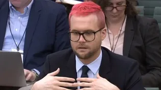 Cambridge Analytica crea una realidad a medida, dijo el hombre que reveló el escándalo de Facebook