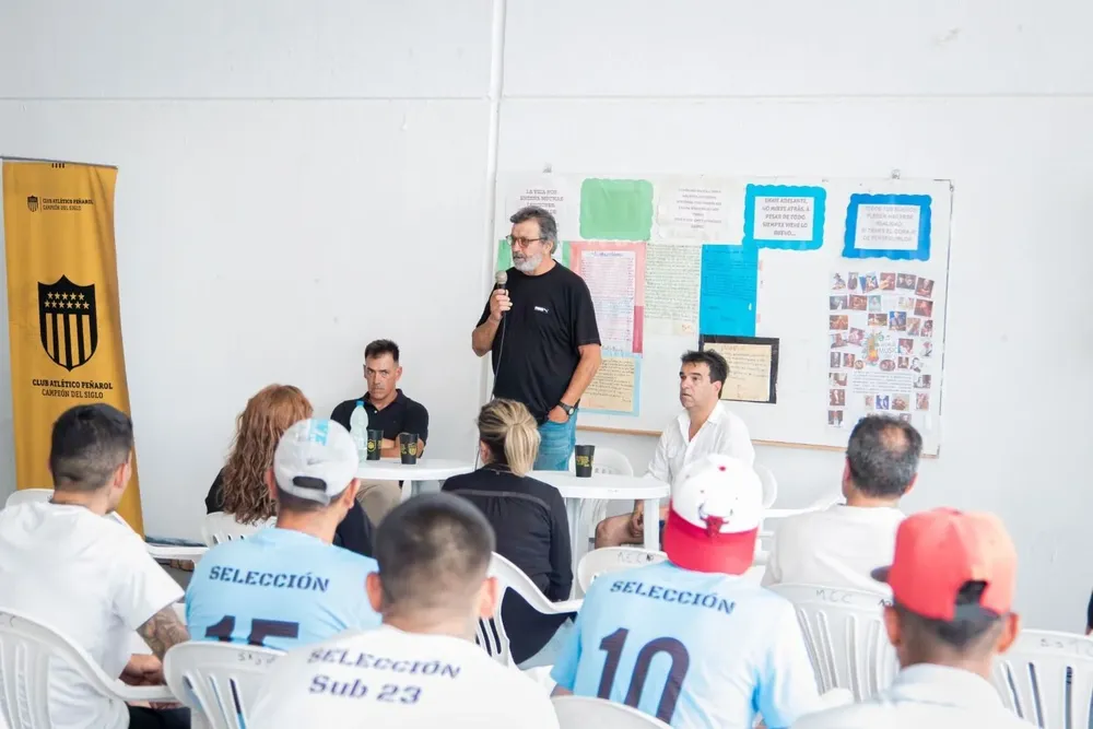 El Indio Olivera en plena charla