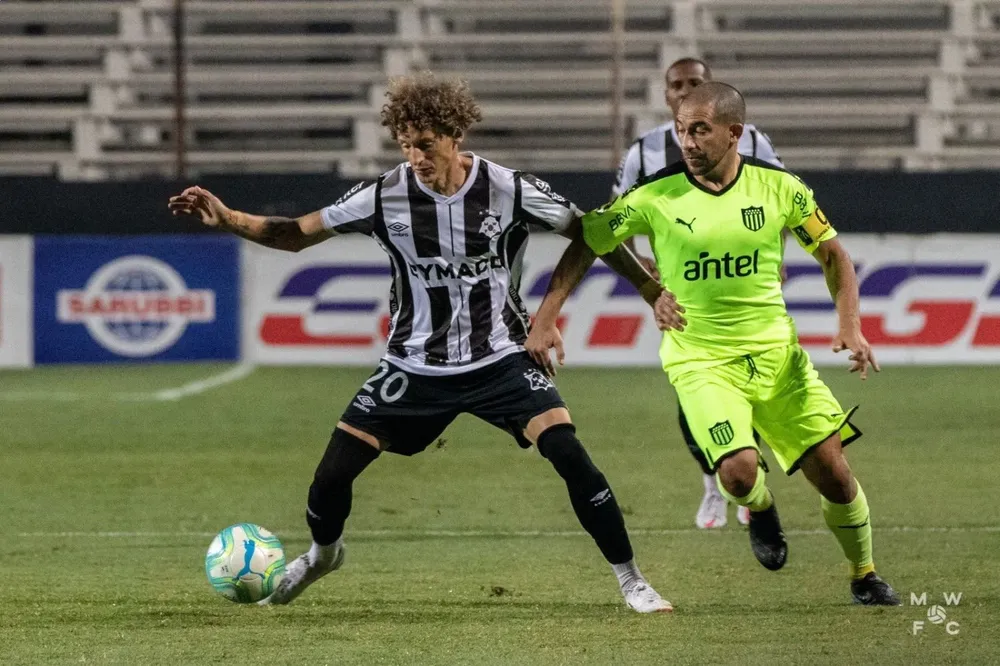 Walter Gargano fue la figura de Peñarol en el triunfo ante Wanderers