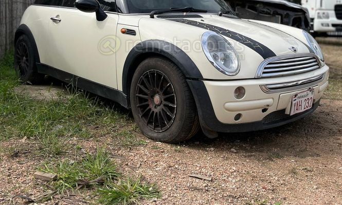 Gente remata Mini Cooper de 2005.&nbsp;