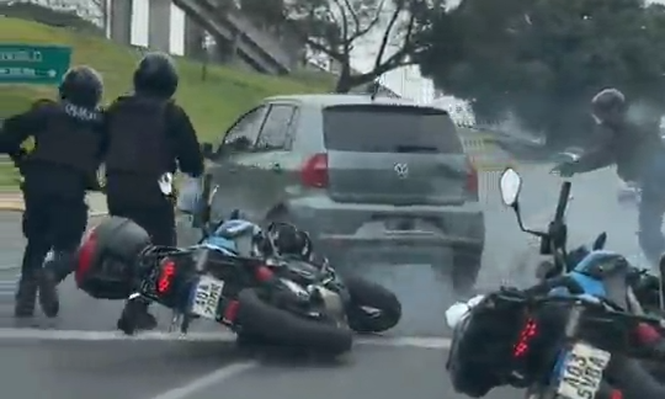 Policías intentaron sin éxito detener el vehículo
