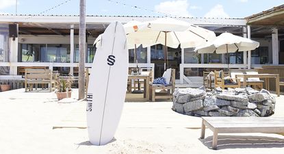 el observador en punta del este ofrece actividades para toda la familia: yoga, arte para ninos y mas, en mia bistro