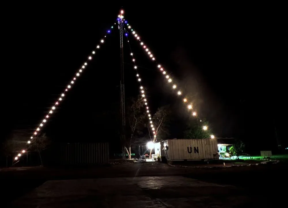 Luces en la base militar de los uruguayos en Haití.