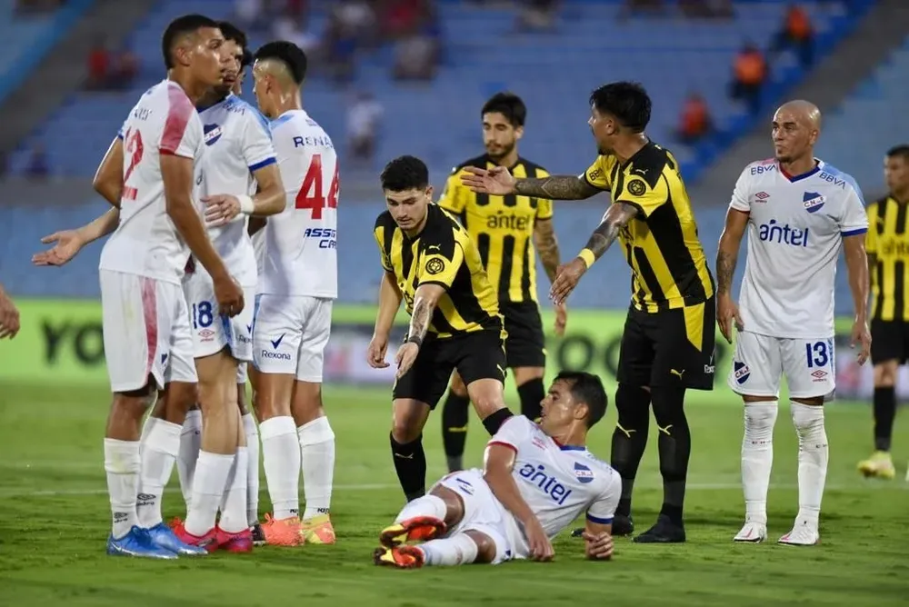 Tiro libre para Peñarol