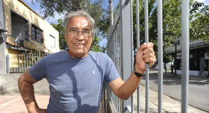 Waldemar Victorino en el presente, en su casa del Cerro