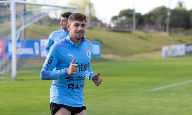 Fede Valverde en el Complejo de la AUF