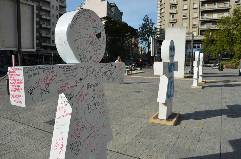 Algunos de los resultados que Cotidiano Mujer retrató, y que ahora se exhiben en la Explanada de la IMM