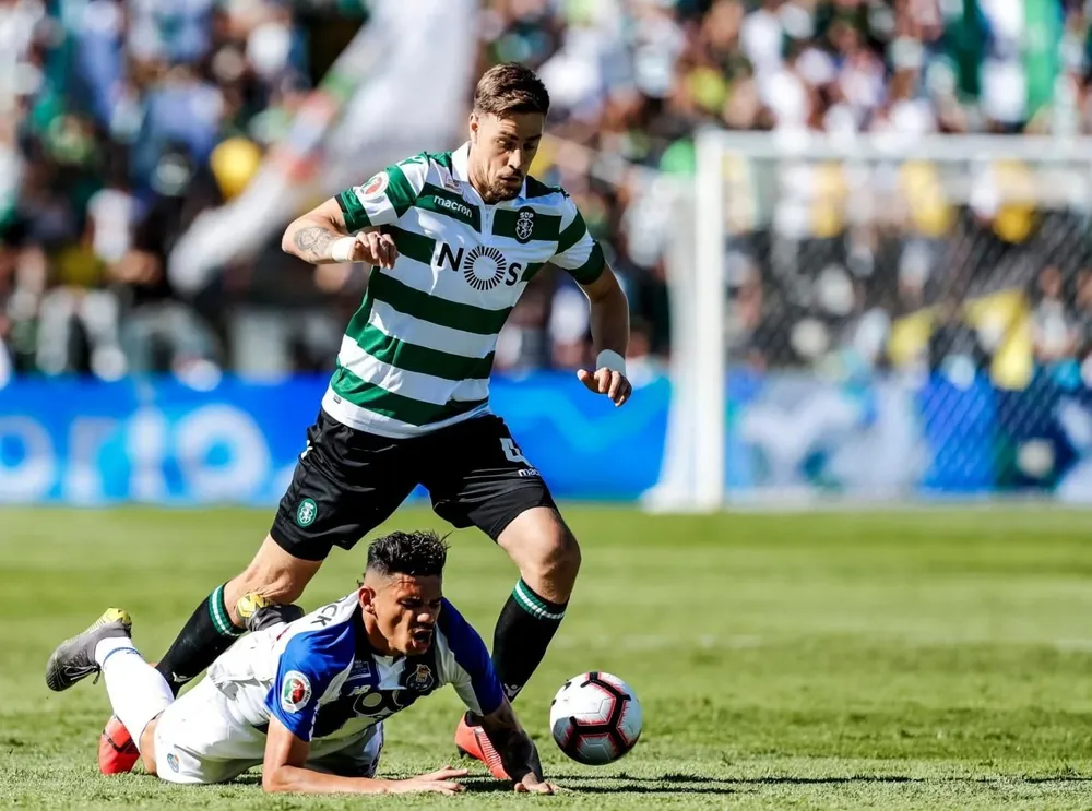 Coates, sale jugando ante un rival de Porto