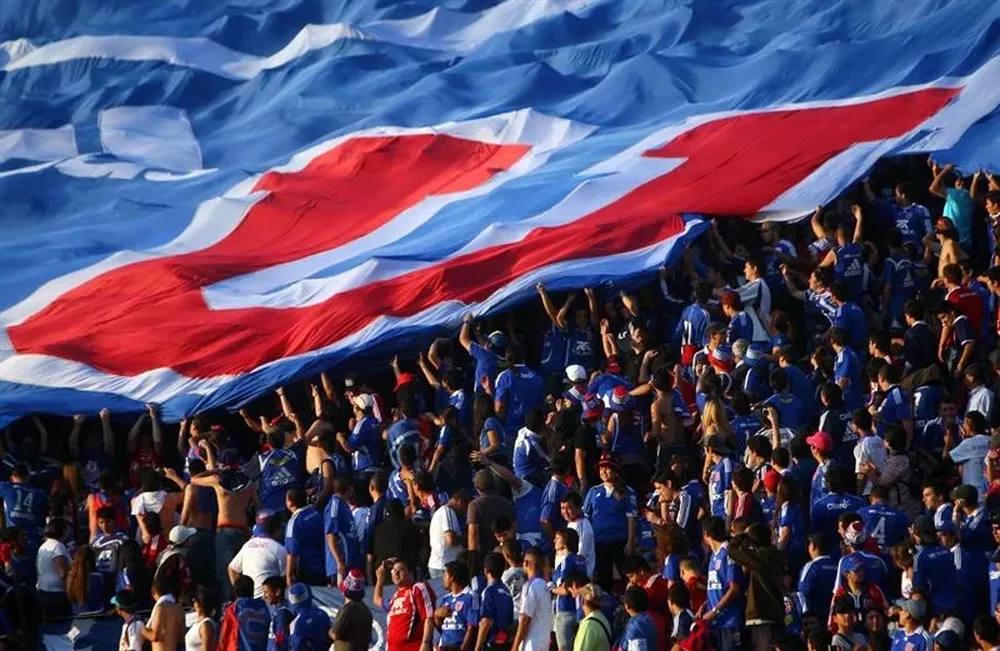 Los hinchas de la U celebran el título
