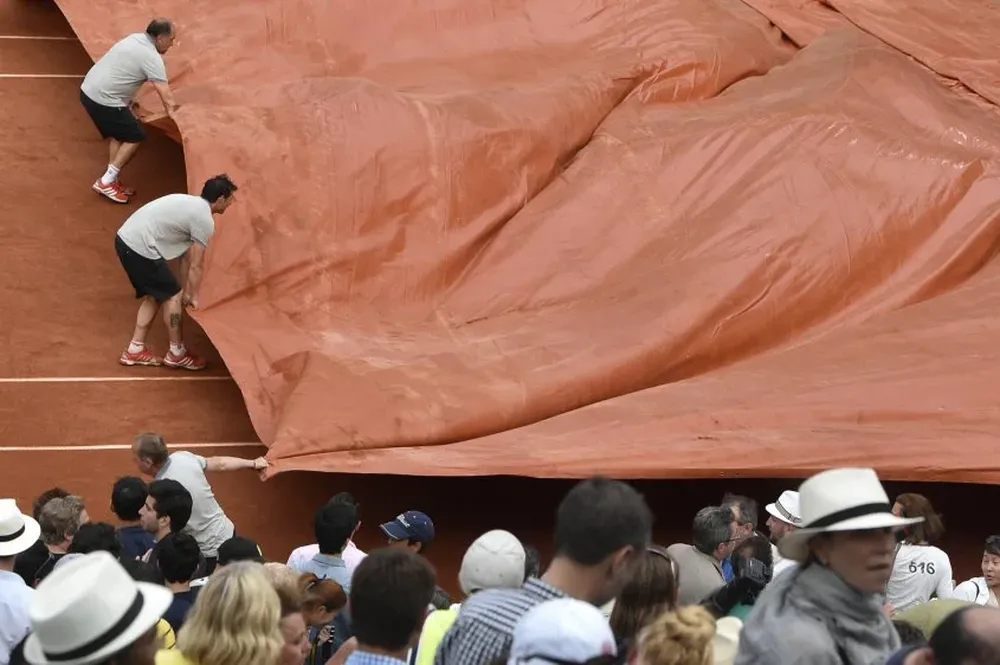 La lluvia suspendió Roland Garros este viernes