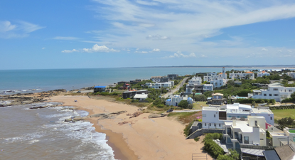 Verano 2026: ¿cuánto sale alquilar una quincena en los balnearios más buscados de Uruguay y qué queda disponible?