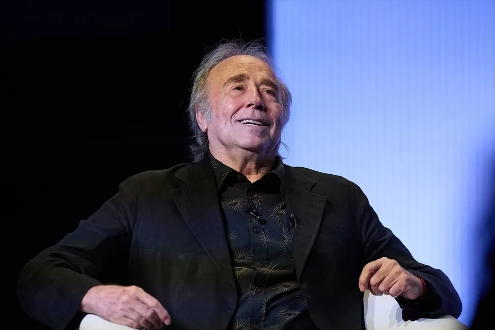 El cantautor Joan Manuel Serrat, durante el acto ‘Chile: memoria y futuro a 50 años del golpe de Estado’, en Casa de América, a 15 de julio de 2023, en Madrid