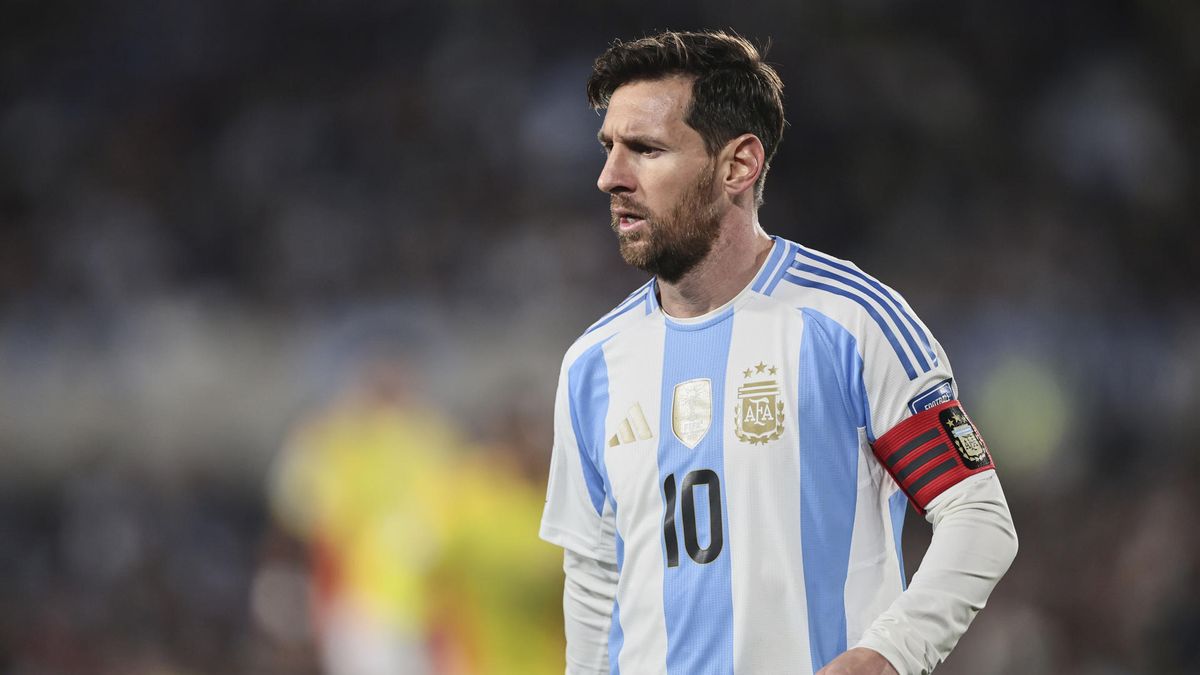 El picante cruce entre Lionel Messi y James Rodríguez: mirá el enojo del argentino y el motivo de su bronca