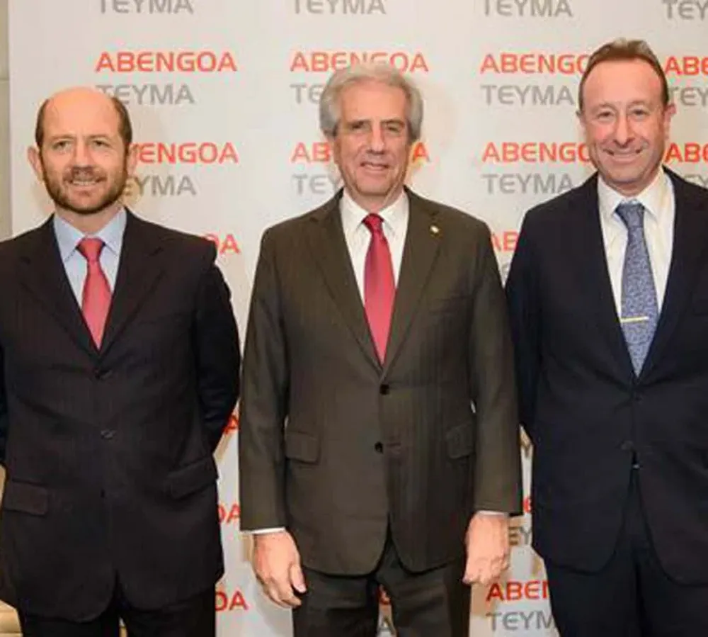Alejandro Fynn, Tabaré Vázquez y Brandon Kaufman en la celebración de los 35 años de la empresa, en julio pasado