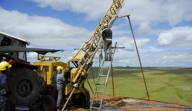 ANCAP ofrece sociedad para exploración de uranio