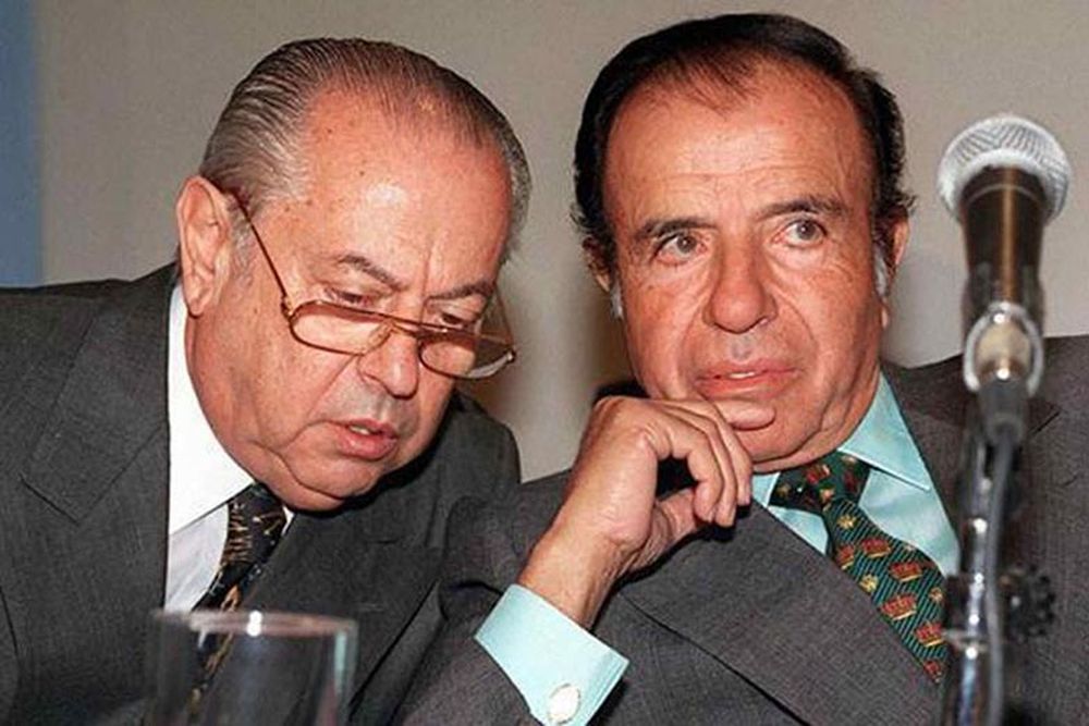 Carlos Corach junto a Carlos Menem.