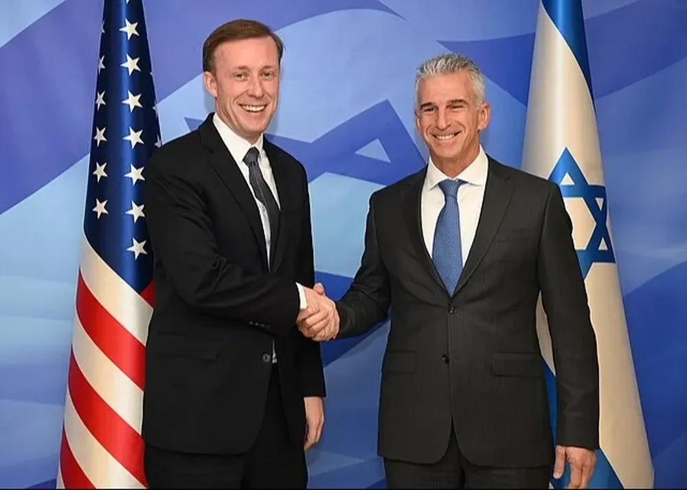 David Barnea, jefe del Mosad, con el asesor de seguridad nacional estadounidense Jake Sullivan.