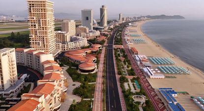 Imagen de la Agencia Central de Noticias de Corea que muestra una vista aérea de la zona turística costera de Wonsan Kalma.