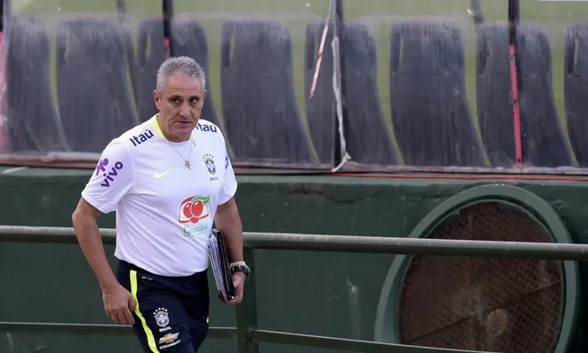 El entrenador de Brasil llegando al Estadio Centenario