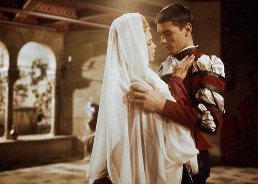 Brigitte Bardot y Alain Delon en Les Amours Célèbres (1961)